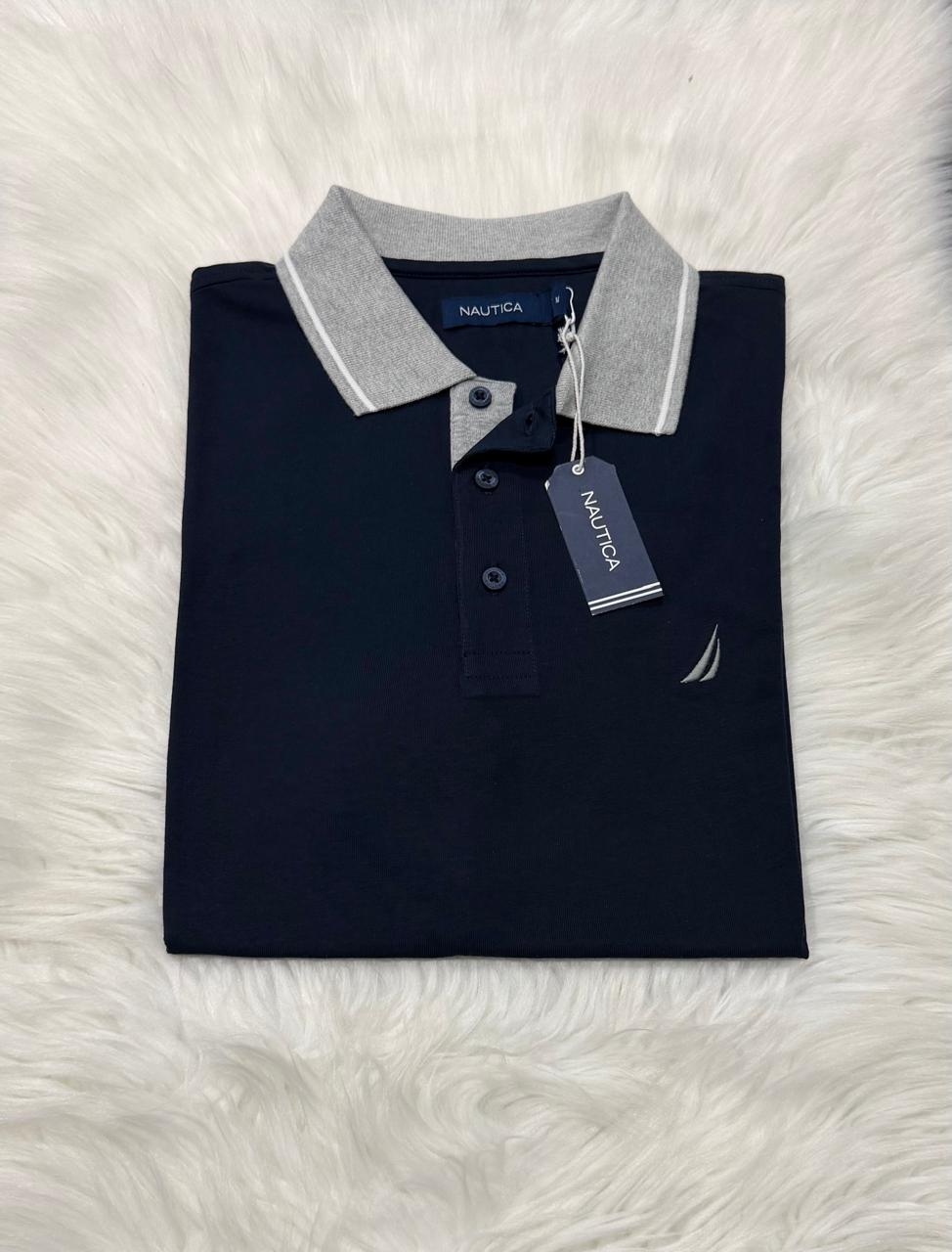 Polo Nautica azul marino con cuello gris para caballero